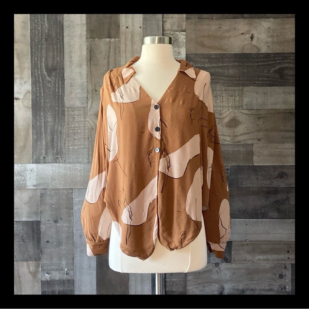 ZARA button up top medium crop top neutral feminine artist woman silhouette boho